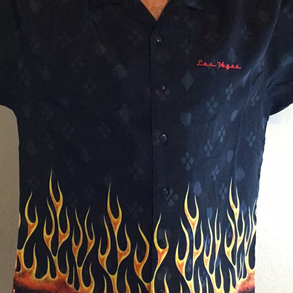 Las Vegas Flaming dice Poker shirt Size L
